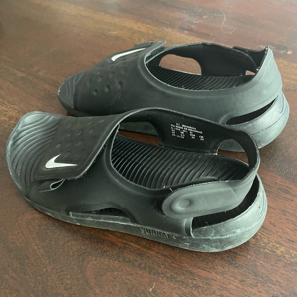 SOLD Nike Stingray Black Sandal Baseball Pool 3Y - Picture 4 of 6